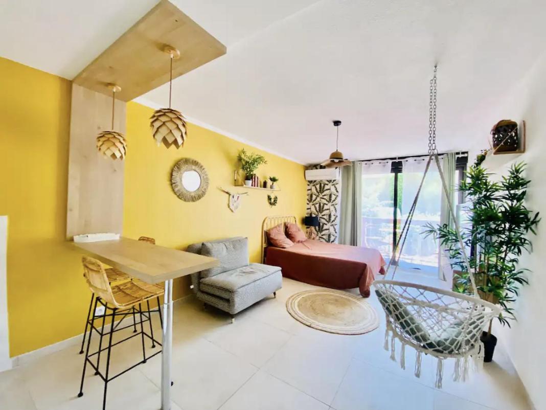 Studio Terrasse & Parking Gratuit En Residence Nîmes Exterior photo