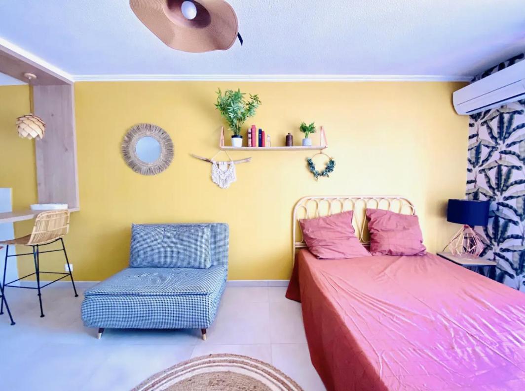 Studio Terrasse & Parking Gratuit En Residence Nîmes Exterior photo