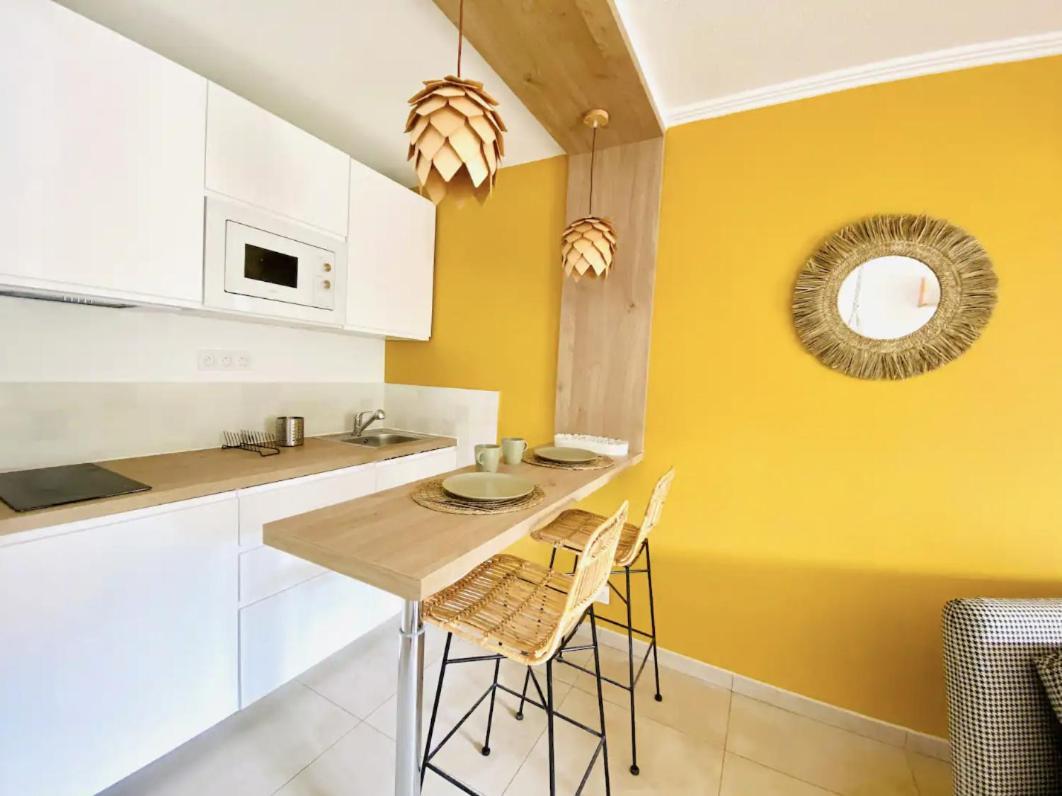 Studio Terrasse & Parking Gratuit En Residence Nîmes Exterior photo